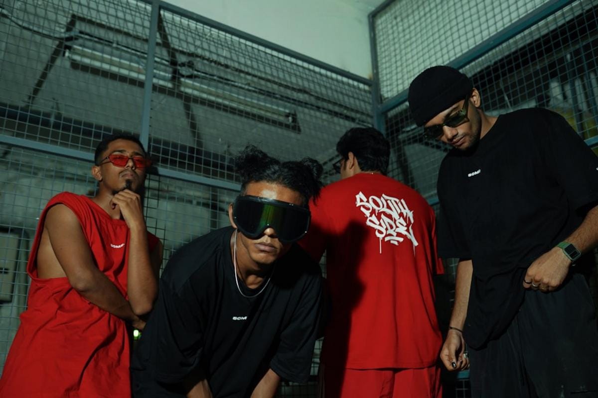 football streetwear The England football team arriving in Kansas City dressed in streetwear-inspired tracksuits, showcasing their collaboration with Nike and Palace, emphasizing modern street fashion influence.